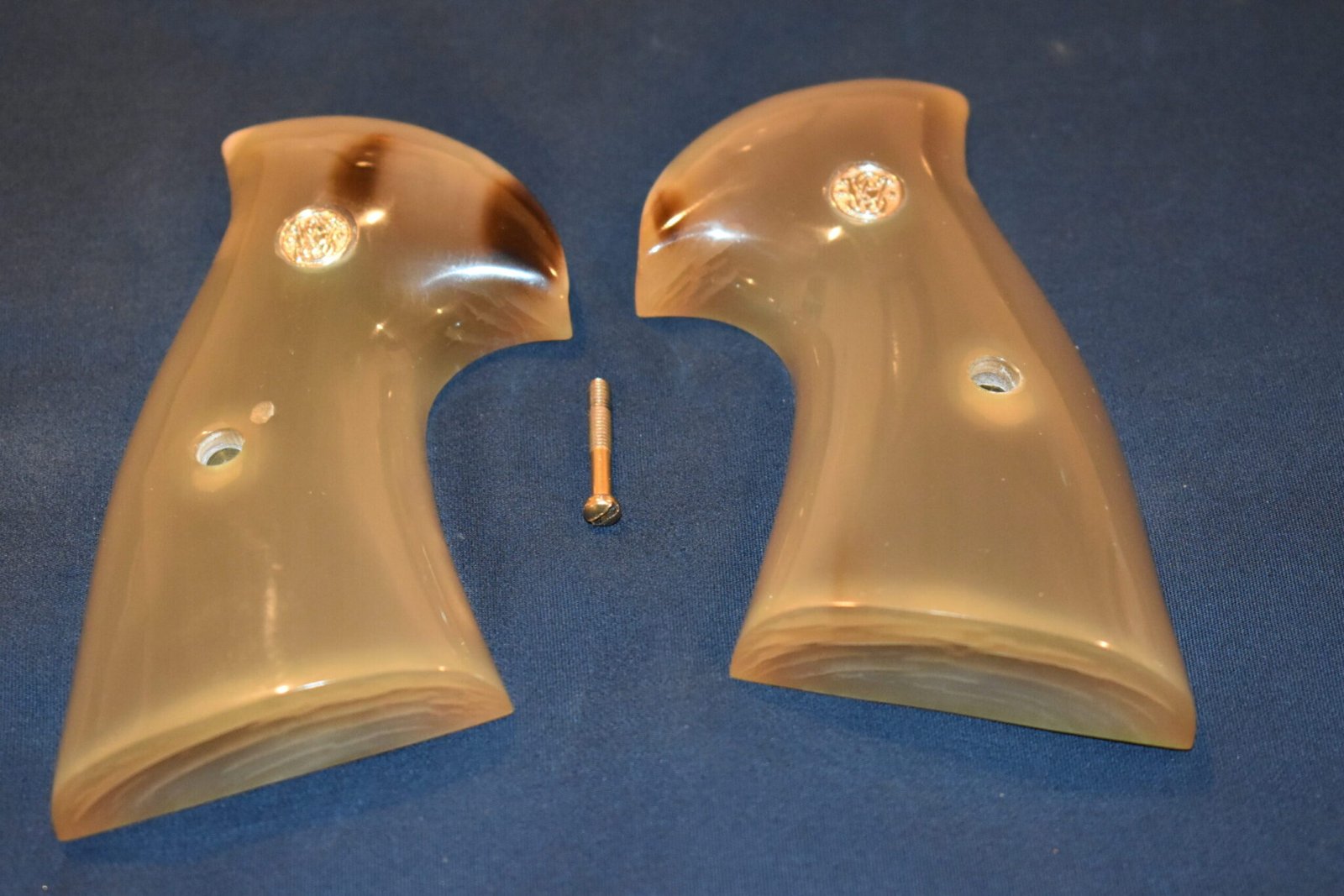SMITH & WESSON N FRAME TARGET BUFFALO HORN GRIPS SWNTBH1 - Image 2