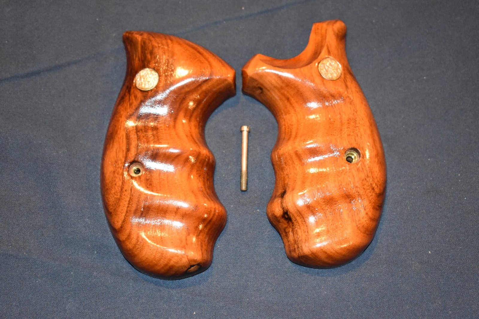 SMITH & WESSON K FRAME FACTORY ROUND BUTT COMBAT GRIPS KRBC1
