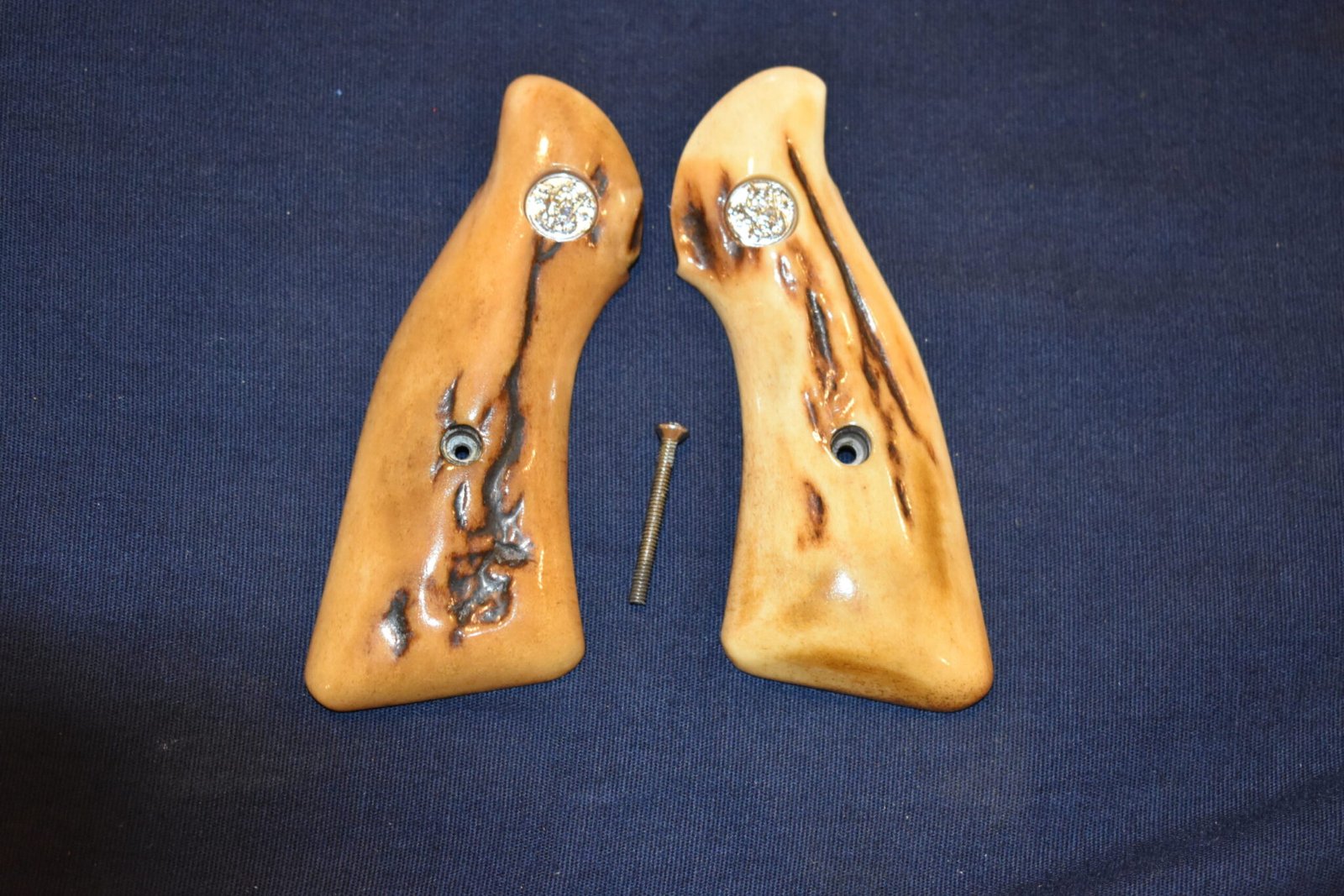 SMITH & WESSON J FRAME SQUARE BUTT VINTAGE STAG GRIPS JSQS5