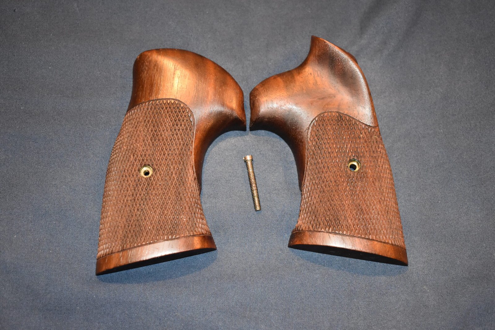 SMITH & WESSON N FRAME LEW SANDERSON CUSTOM GRIPS SWNLS2