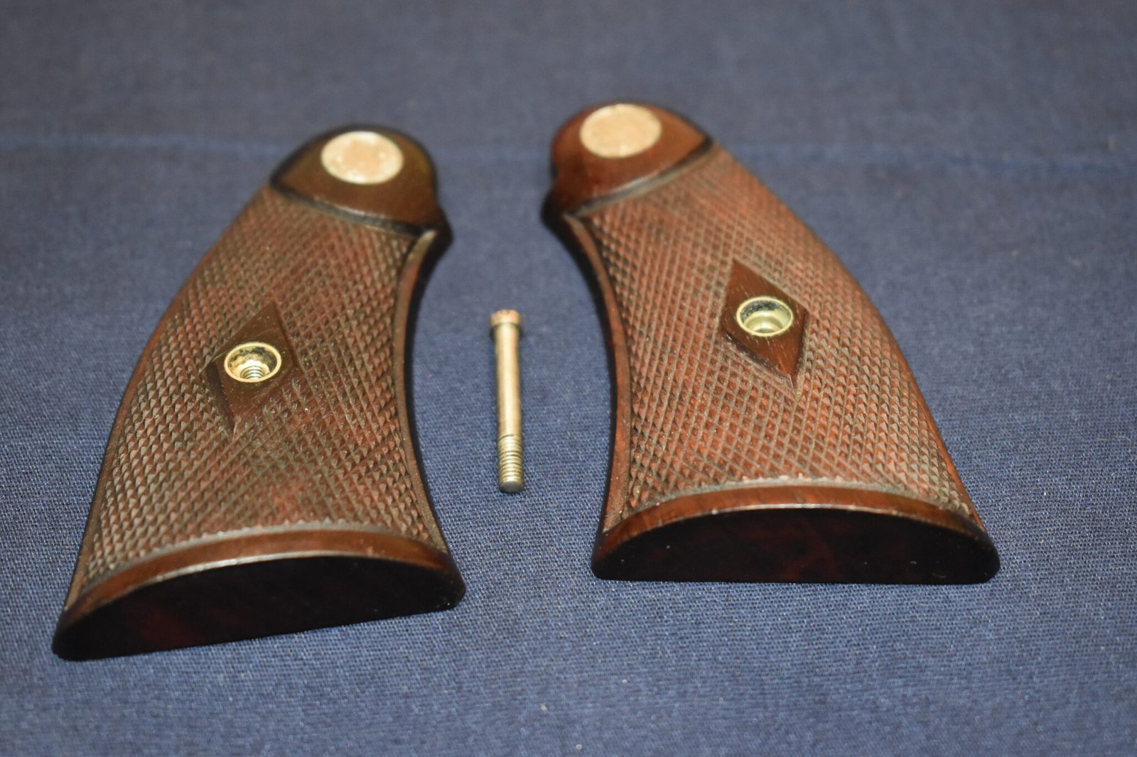 SMITH & WESSON K FRAME PRE-WAR SERVICE GRIPS WITH SMALL SILVER MEDALLIONS KPWS3 - Image 2