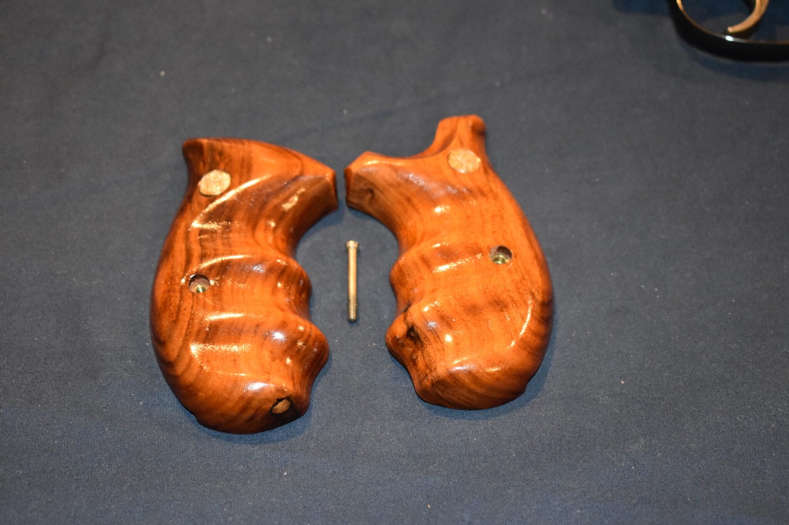 SMITH & WESSON K FRAME FACTORY ROUND BUTT COMBAT GRIPS KRBC1 - Image 2