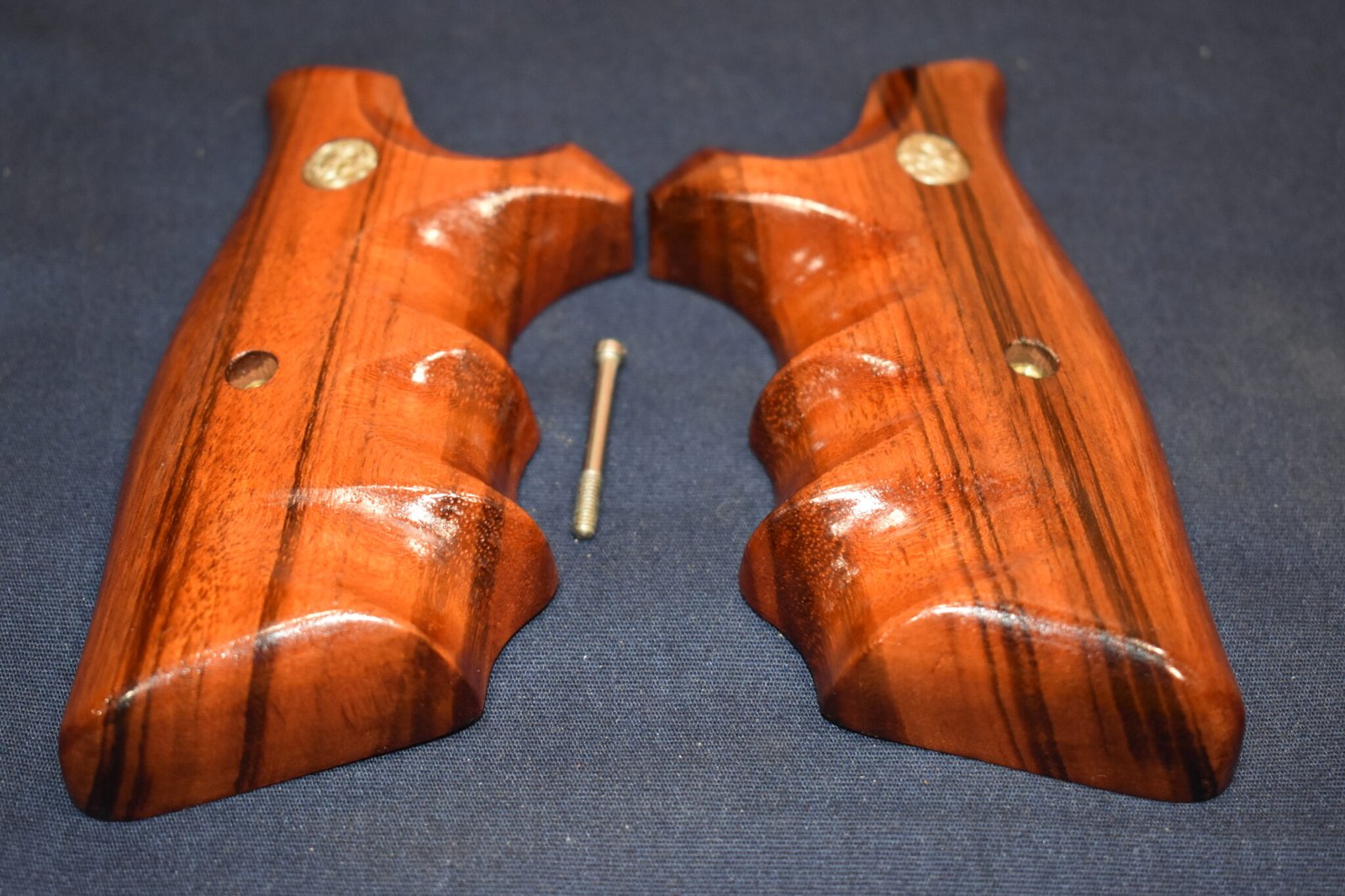 SMITH & WESSON N FRAME SQUARE BUTT COMBAT GRIPS SWNSQC8 - Image 2