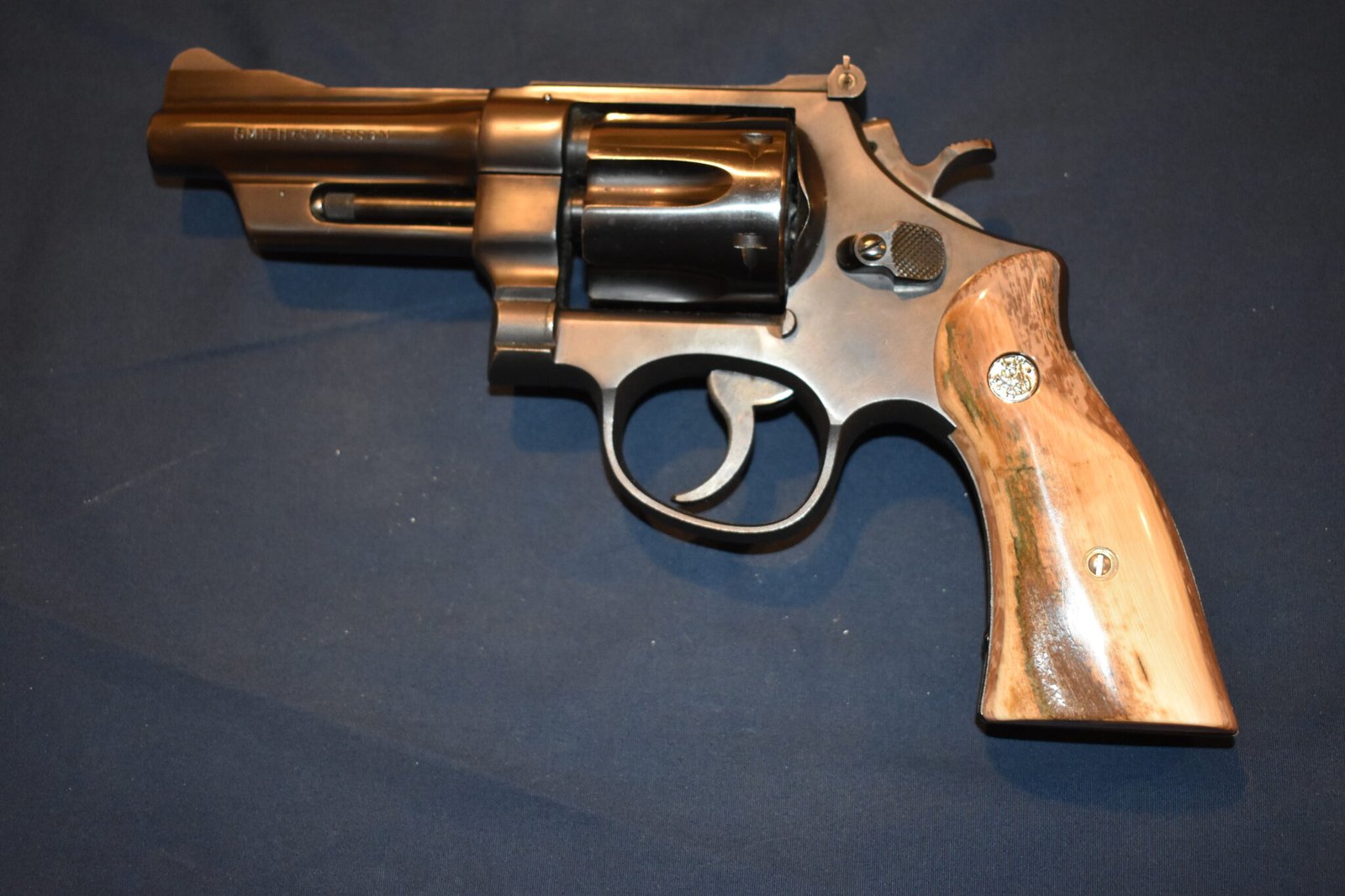 SMITH & WESSON N FRAME MAMMOTH IVORY GRIPS NMI3 - Image 4