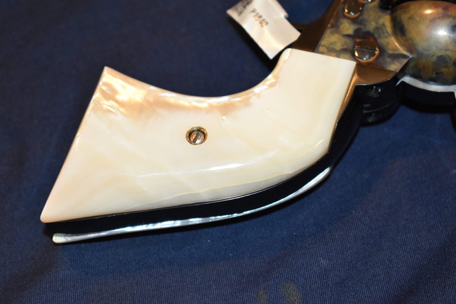 COLT SINGLE ACTION ARMY (S.A.A.) MOTHER OF PEARL GRIPS SAAMP1 - Image 5