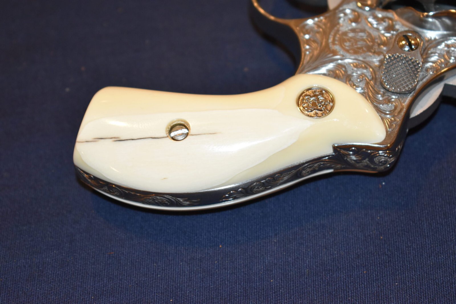 SMITH & WESSON J FRAME FOSSILIZED WEALRUS IVORY GRIPS JFWI1 - Image 5