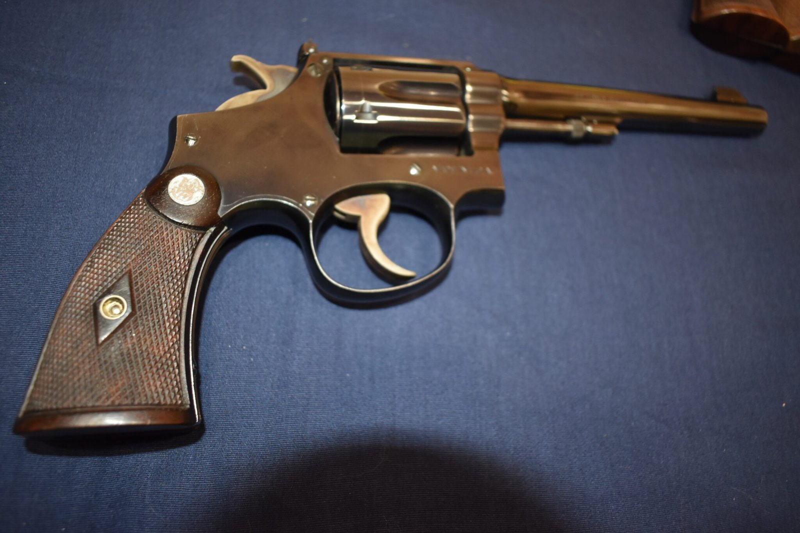 SMITH & WESSON K FRAME PRE-WAR SERVICE GRIPS WITH SMALL SILVER MEDALLIONS KPWS3 - Image 7