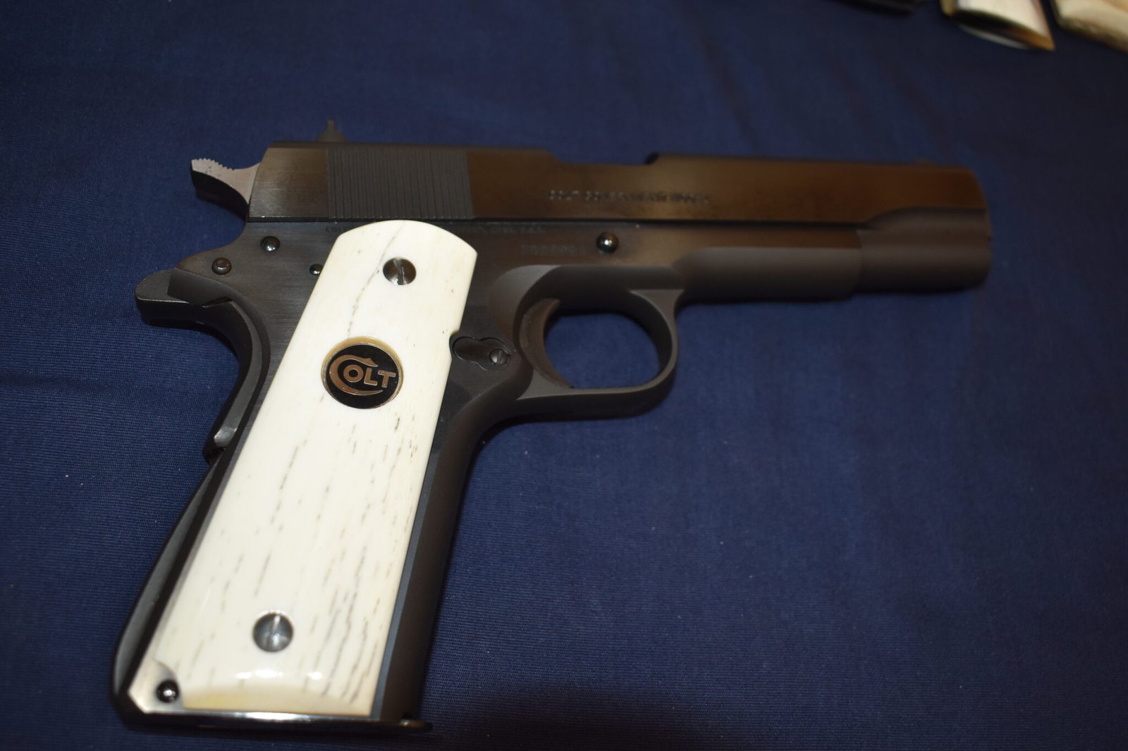 COLT 1911 PREMIUM GRADE GIRAFFE BONE GRIPS 1911GB21 - Image 7
