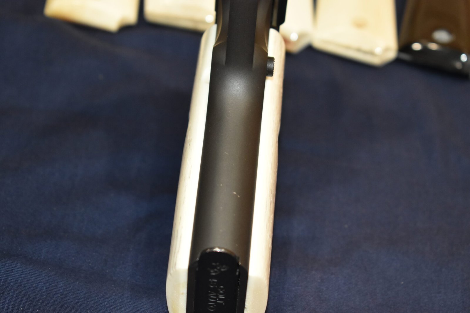COLT 1911 PREMIUM GRADE GIRAFFE BONE GRIPS 1911GB21 - Image 8