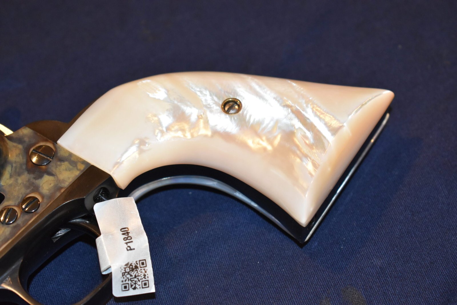 COLT SINGLE ACTION ARMY (S.A.A.) MOTHER OF PEARL GRIPS SAAMP1 - Image 12