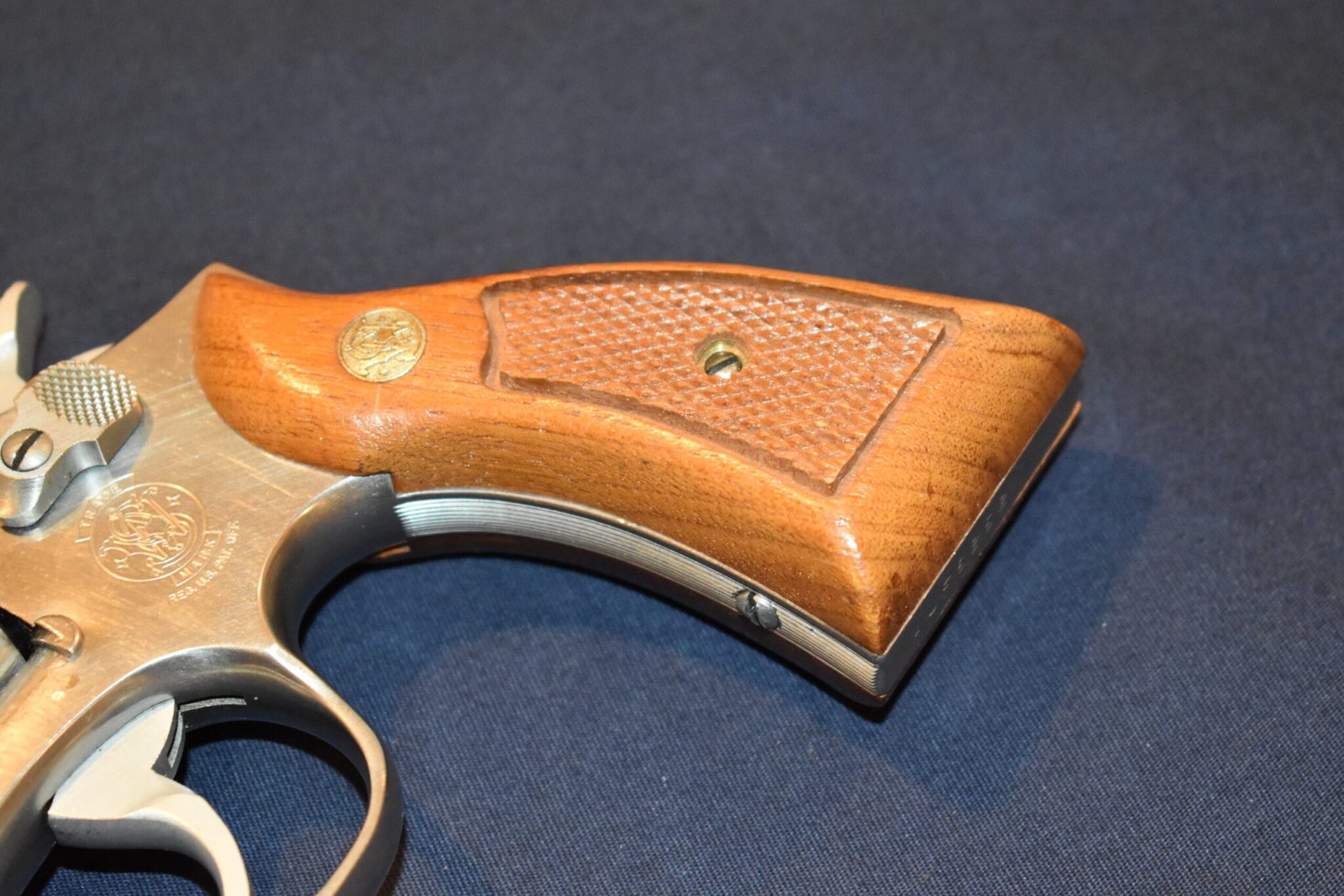SMITH & WESSON K FRAME SQUARE BUTT FACTORY MAGNA GRIPS KSQPCM1 - Image 12