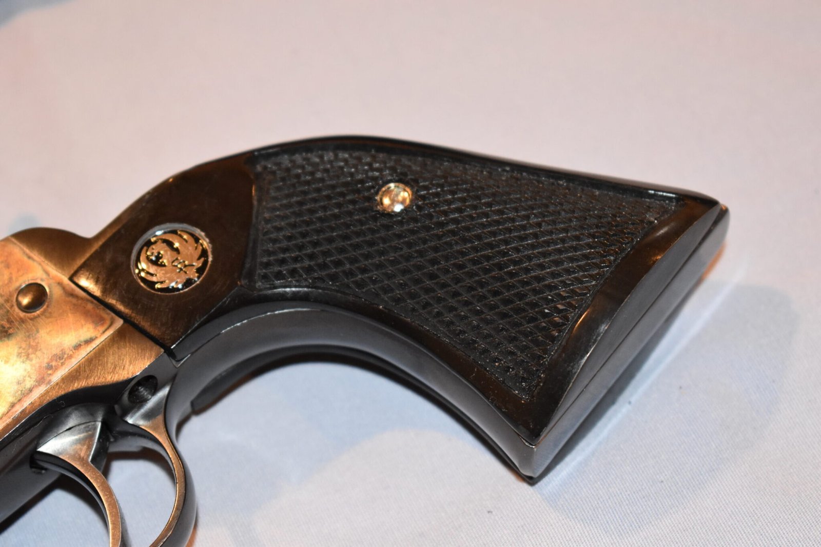 RUGER NEW MODEL BLACKHAWK OR OLD VAQUERO CHECKERED BUFFALO HORN GRIPS RBHBH13 - Image 12