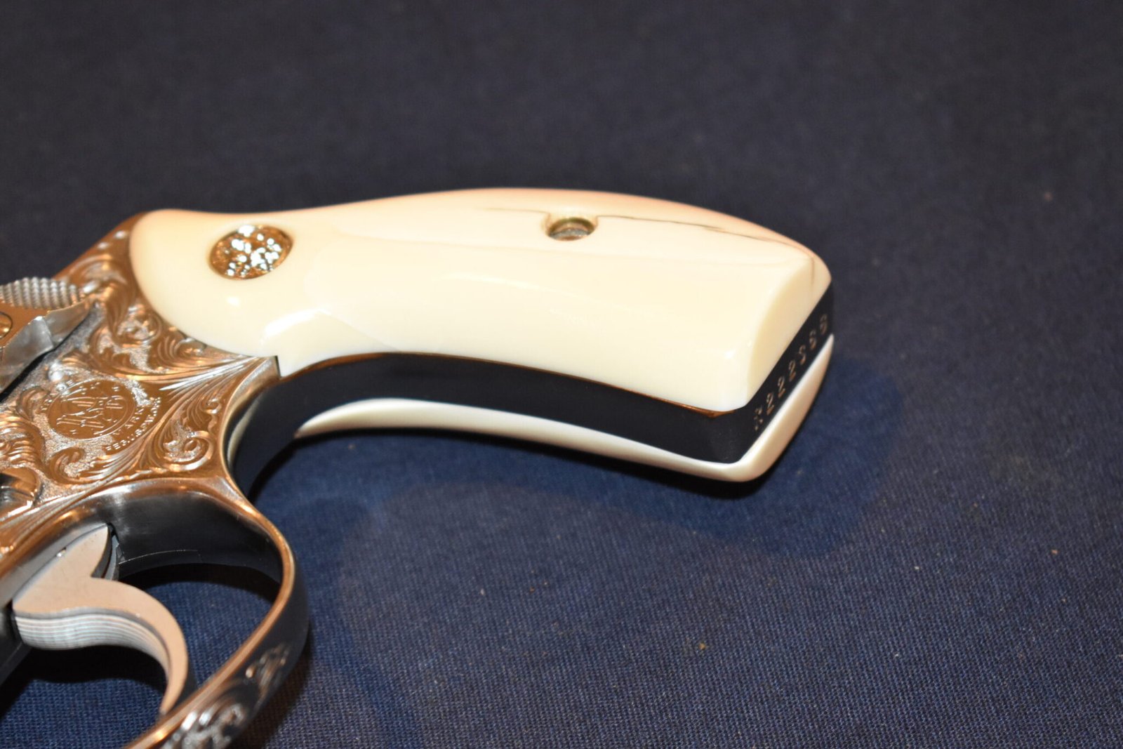 SMITH & WESSON J FRAME FOSSILIZED WEALRUS IVORY GRIPS JFWI1 - Image 11