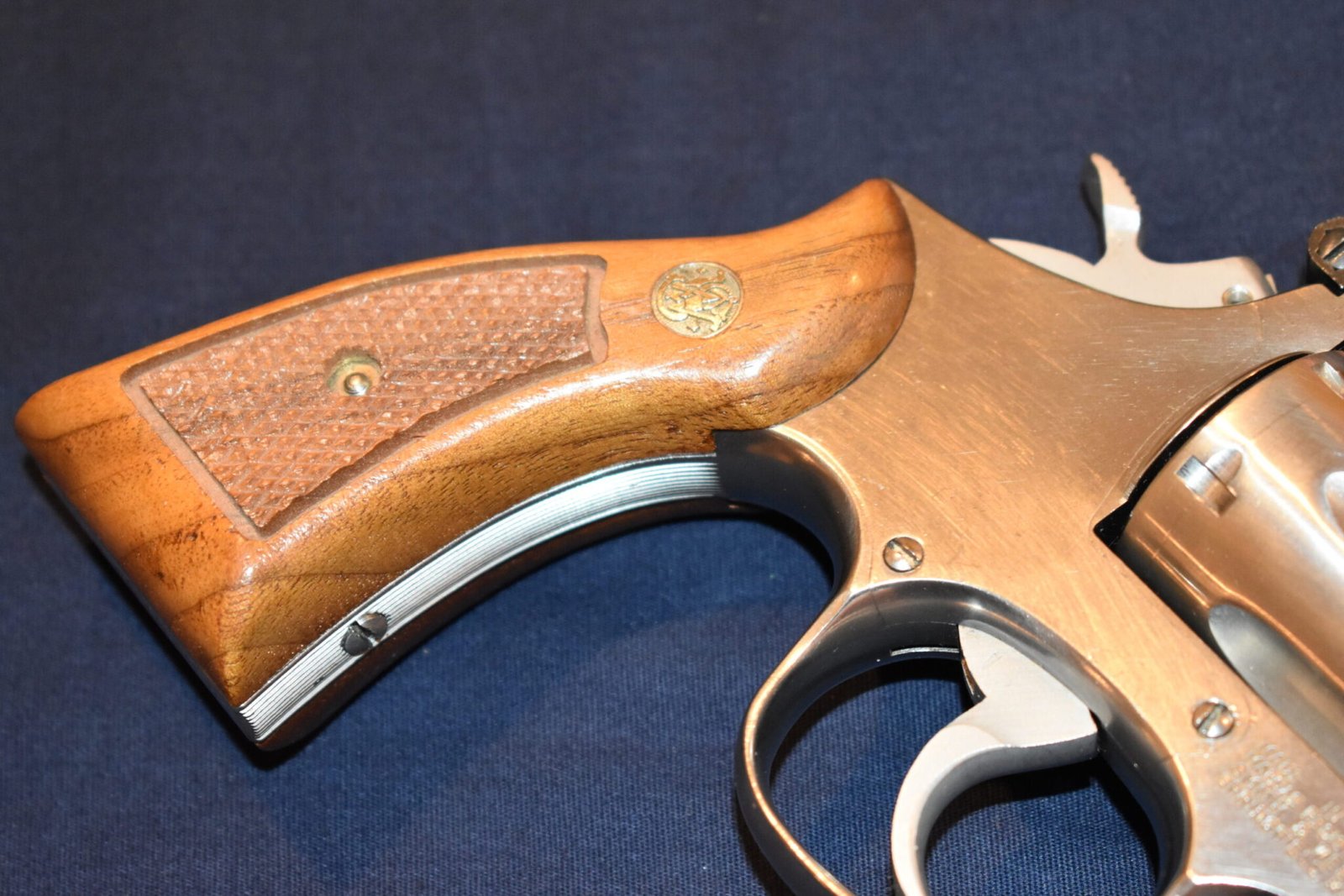 SMITH & WESSON K FRAME SQUARE BUTT FACTORY MAGNA GRIPS KSQPCM1 - Image 11