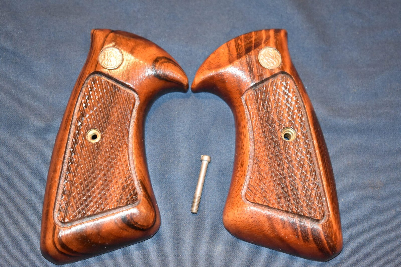 SMITH & WESSON J FRAME TARGET GRIP JT18