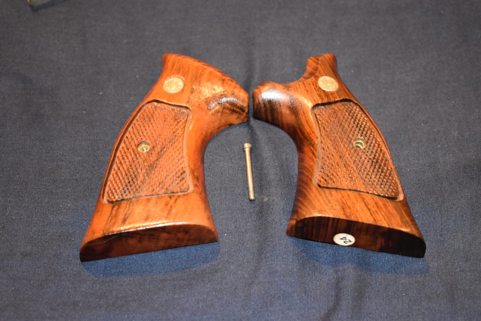 SMITH & WESSON FACTORY K FRAME TARGET GRIPS KCT12 - Image 2
