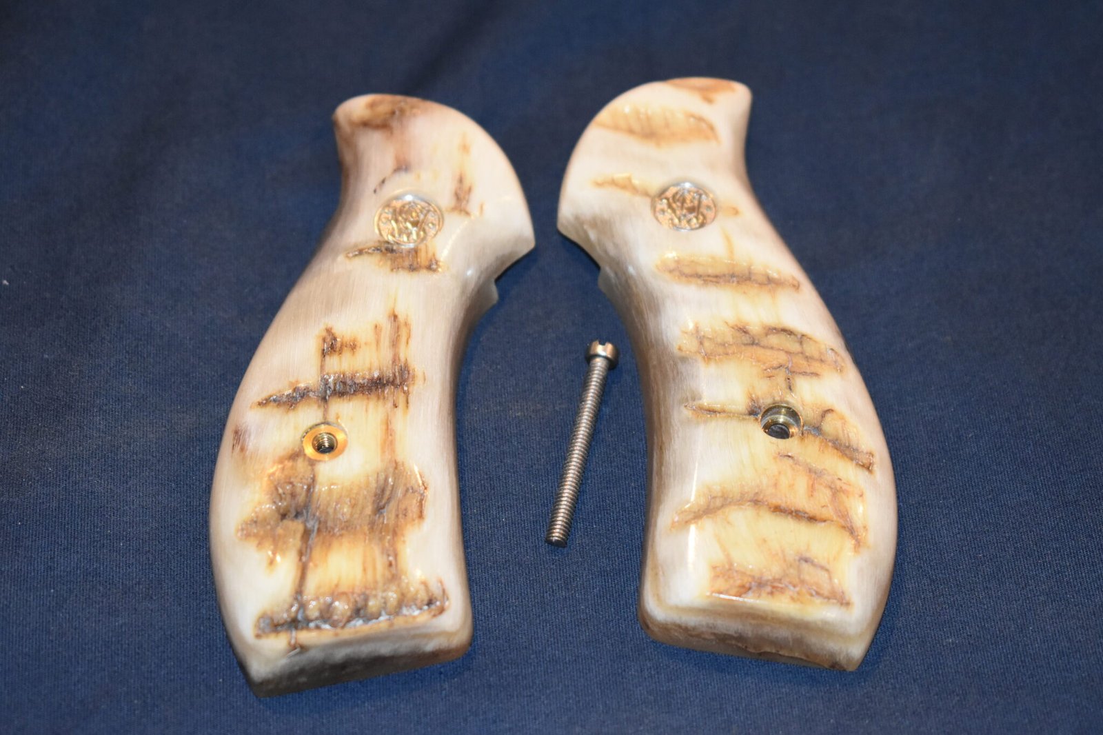 SMITH & WESSON N FRAME ROUND BUTT RAMS HORN GRIPS NRBRH4 - Image 2