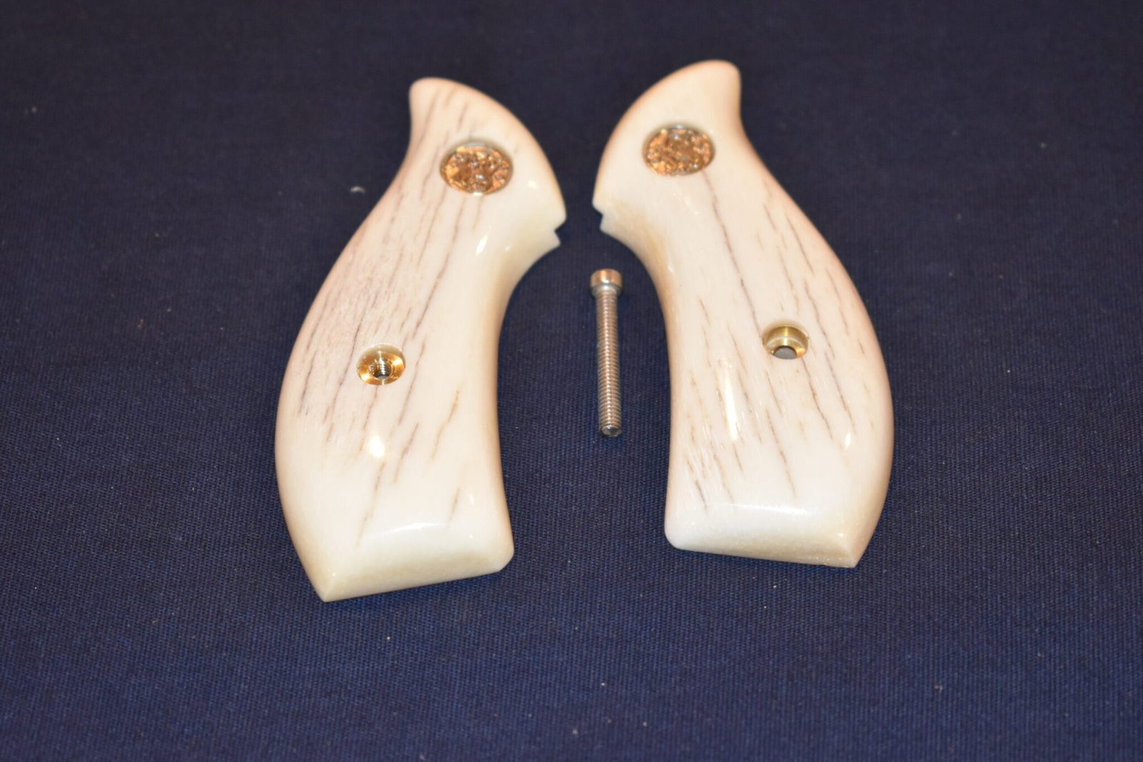 SMITH & WESSON J FRAME PREMIUM GRADE GIRAFFE BONE GRIPS JRBGB2 - Image 2