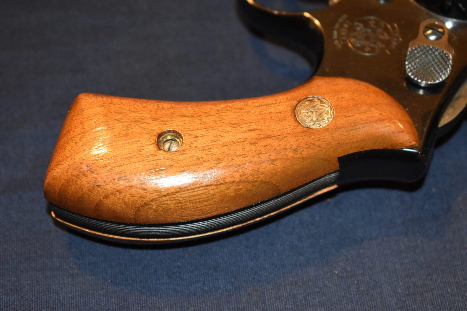 SMITH & WESSON K FRAME PRESENTATION MAGNA GRIPS KRBPM2 - Image 5