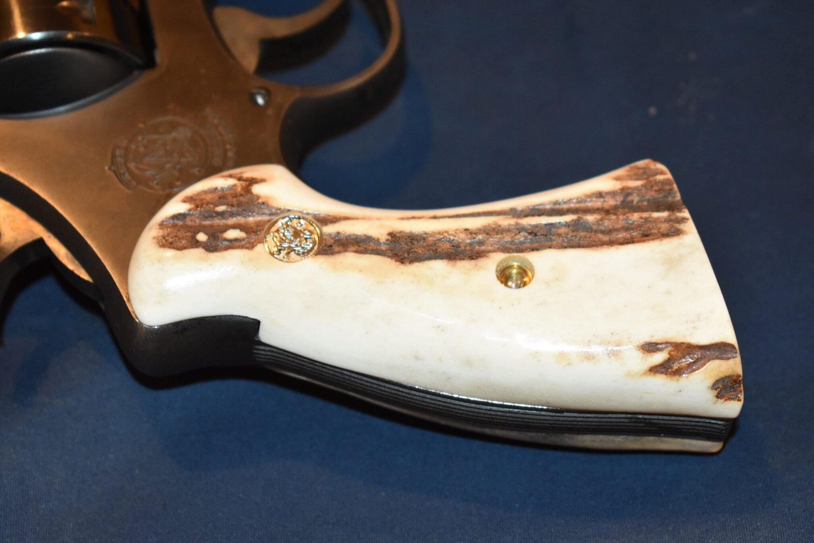 SMITH & WESSON N FRAME SAMBAR STAG GRIPS SWNSS15 - Image 6