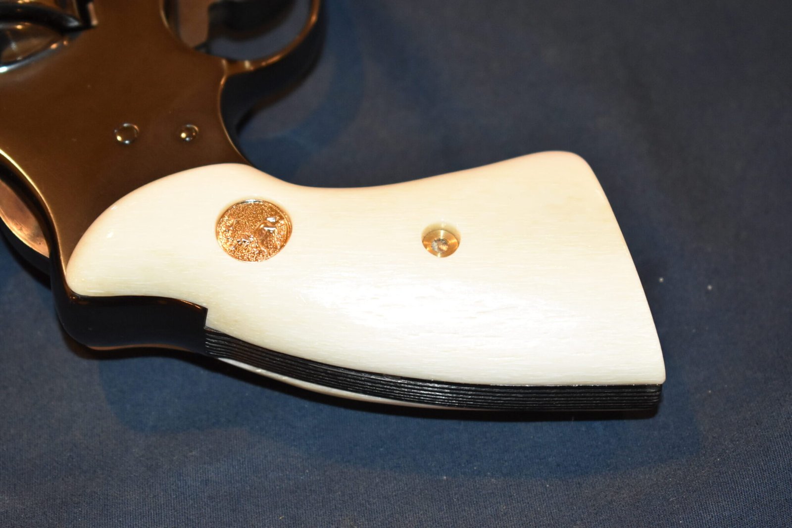COLT TROOPER MARK III GIRAFFE BONE GRIPS TMK3GB2 - Image 6