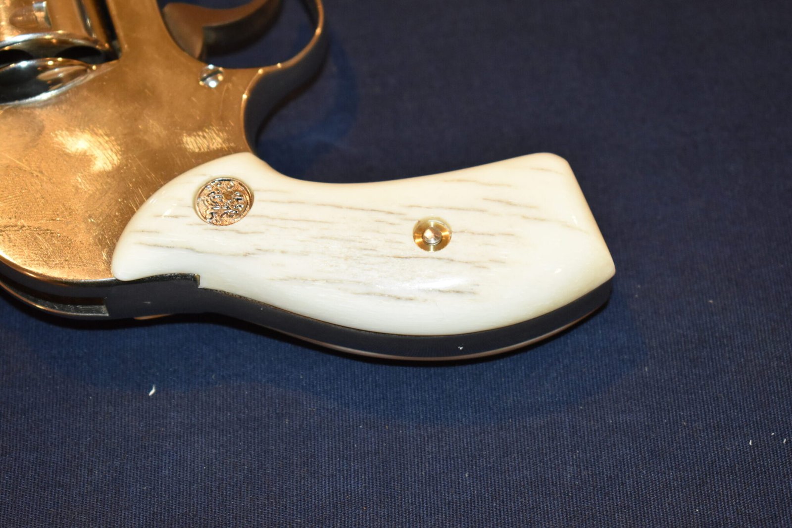 SMITH & WESSON J FRAME PREMIUM GRADE GIRAFFE BONE GRIPS JRBGB2 - Image 5