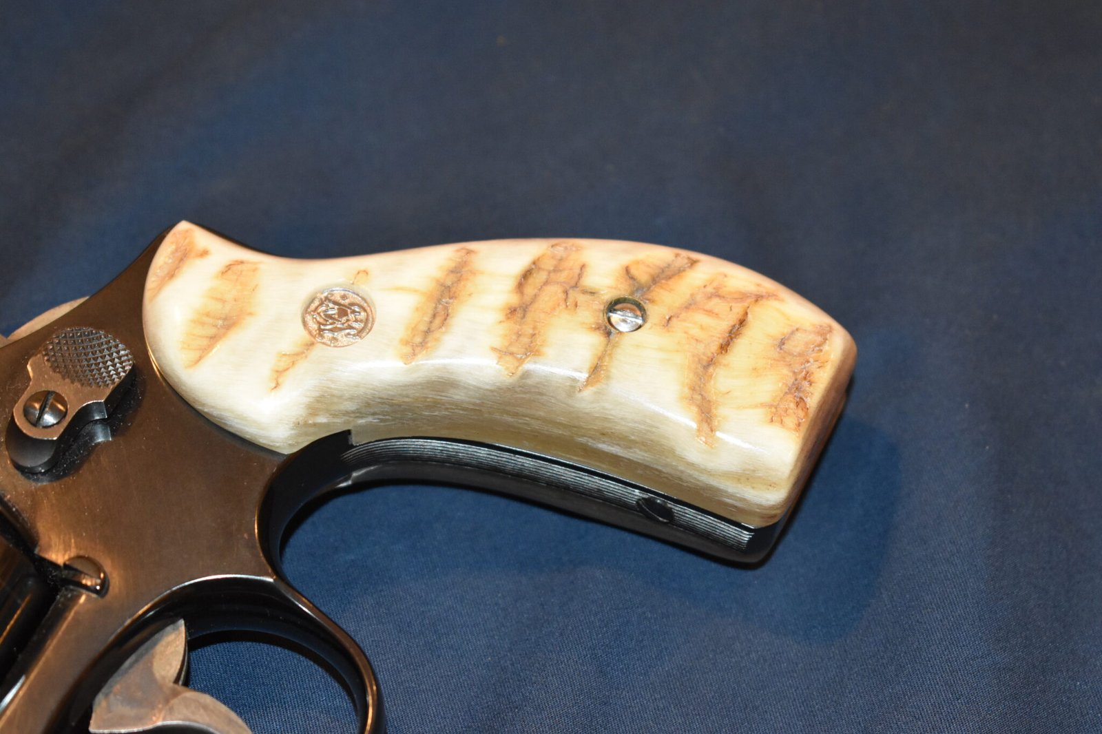 SMITH & WESSON N FRAME ROUND BUTT RAMS HORN GRIPS NRBRH4 - Image 12