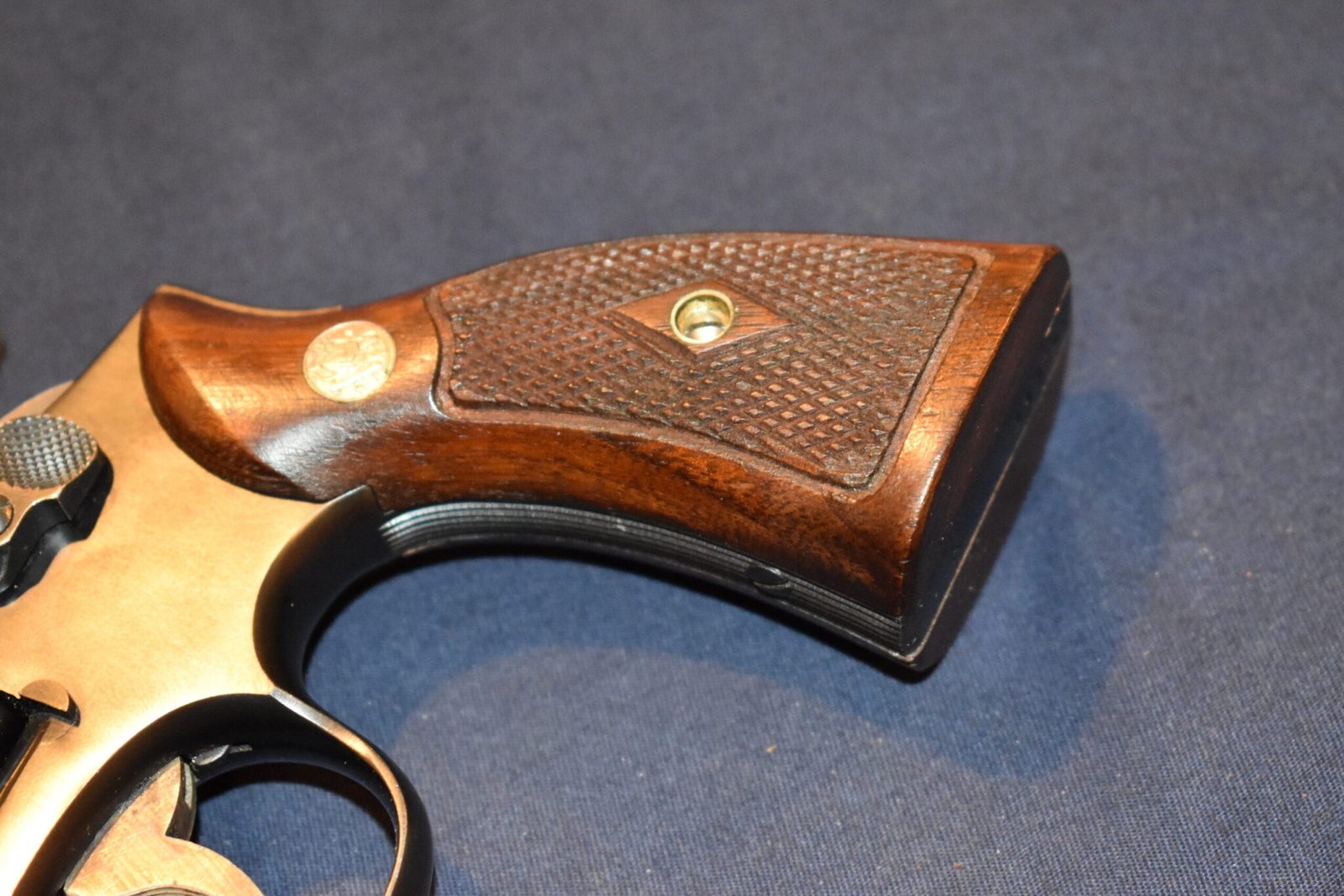 SMITH & WESSON K FRAME SQUARE BUTT FACTORY DIAMOND MAGNA GRIPS KDM9 - Image 12