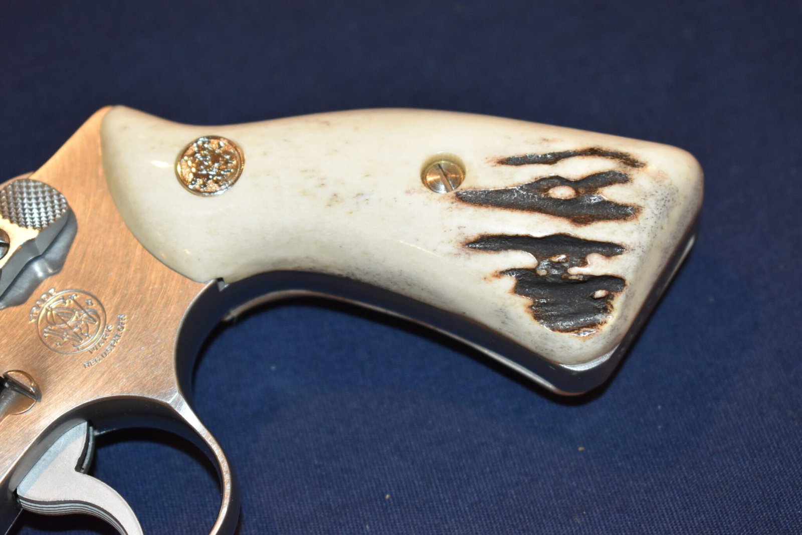 SMITH & WESSON J FRAME ROUND BUTT STAG GRIPS JSQS6 - Image 3