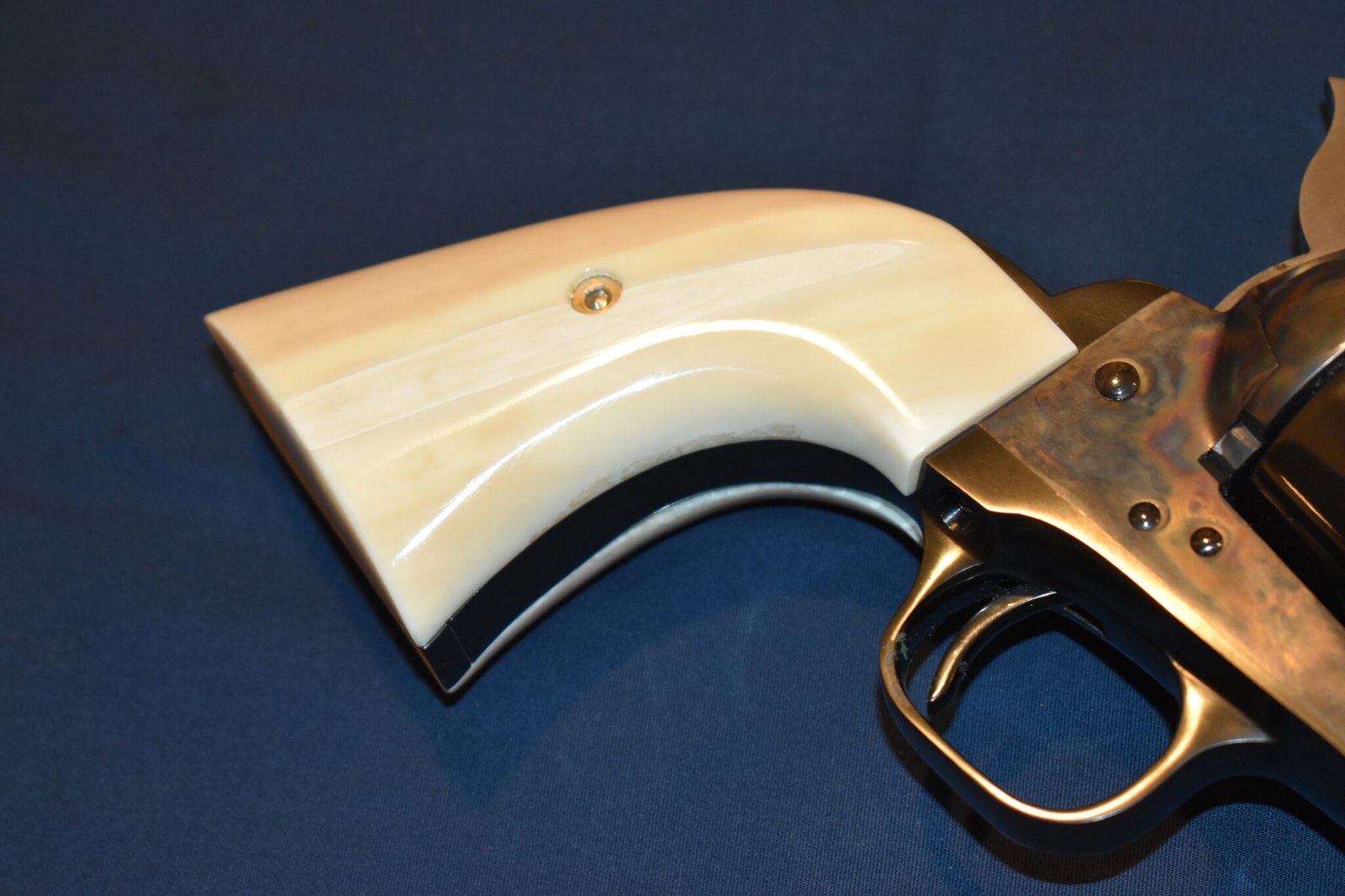 COLT SINGLE ACTION ARMY (S.A.A.) FOSSILIZED WALRUS IVORY GRIPS SAAWI6 - Image 11