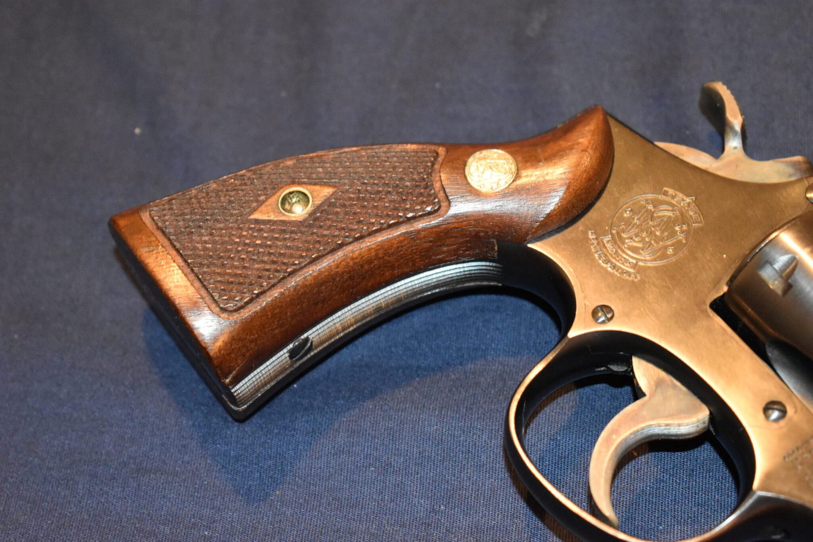 SMITH & WESSON K FRAME SQUARE BUTT FACTORY DIAMOND MAGNA GRIPS KDM9 - Image 11