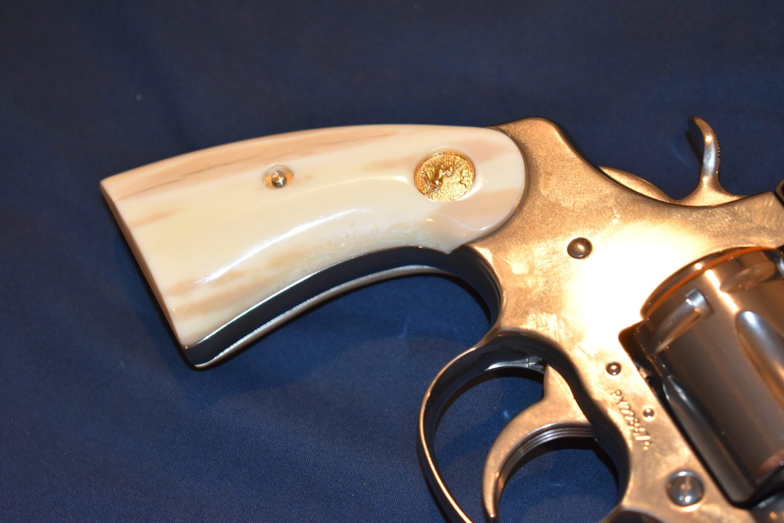 COLT I FRAMEFOSSILIZED WALRUS IVORY SERVICE GRIPS FOR A COLT PYTHON CPWI3 - Image 11