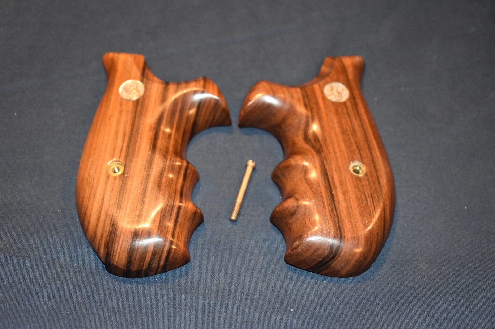 SMITH & WESSON N FRAME ROUND BUTT COMBAT GRIPS SWNRBC3 - Image 2