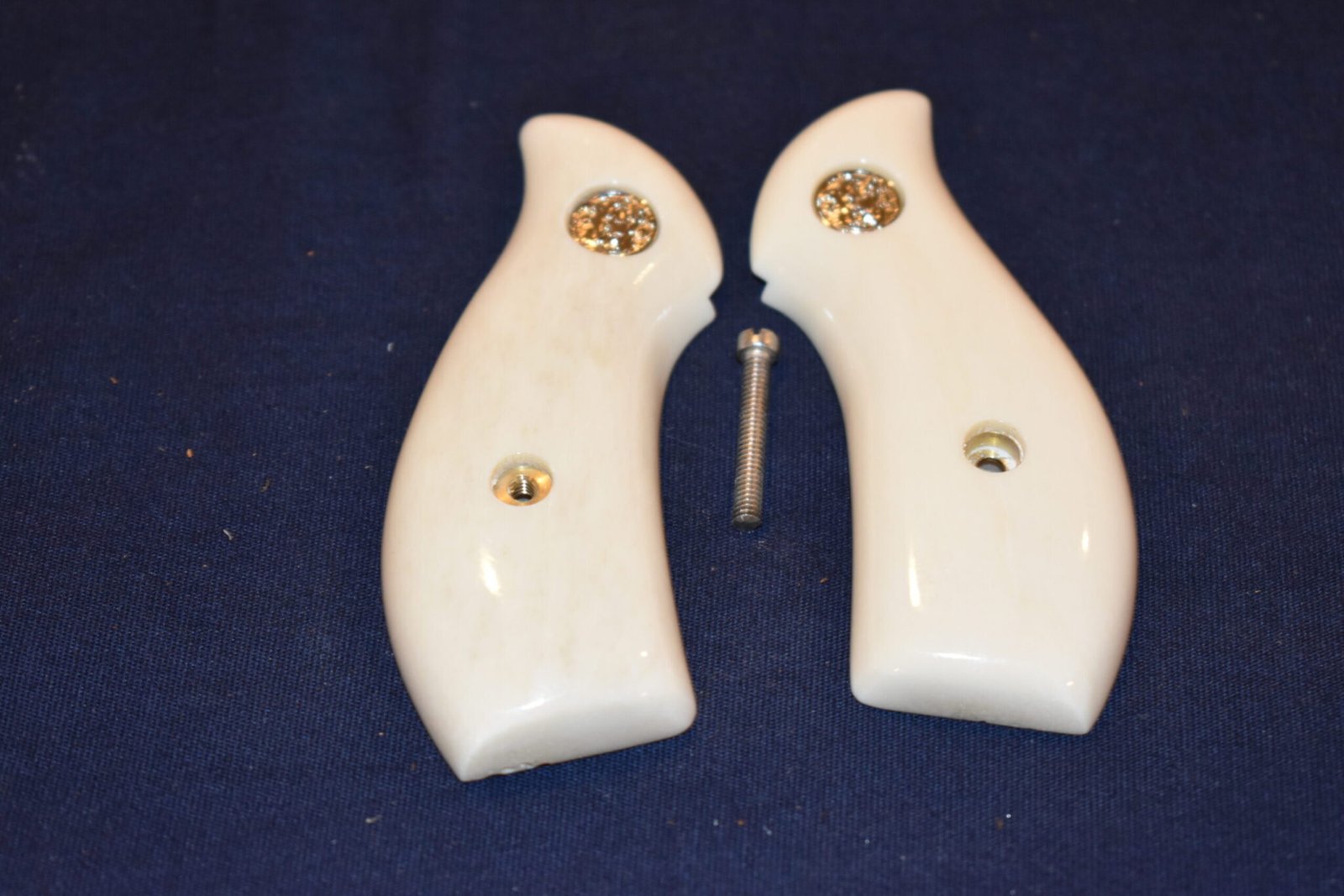 SMITH & WESSON J FRAME PREMIUM GRADE GIRAFFE BONE GRIPS JGB8 - Image 2