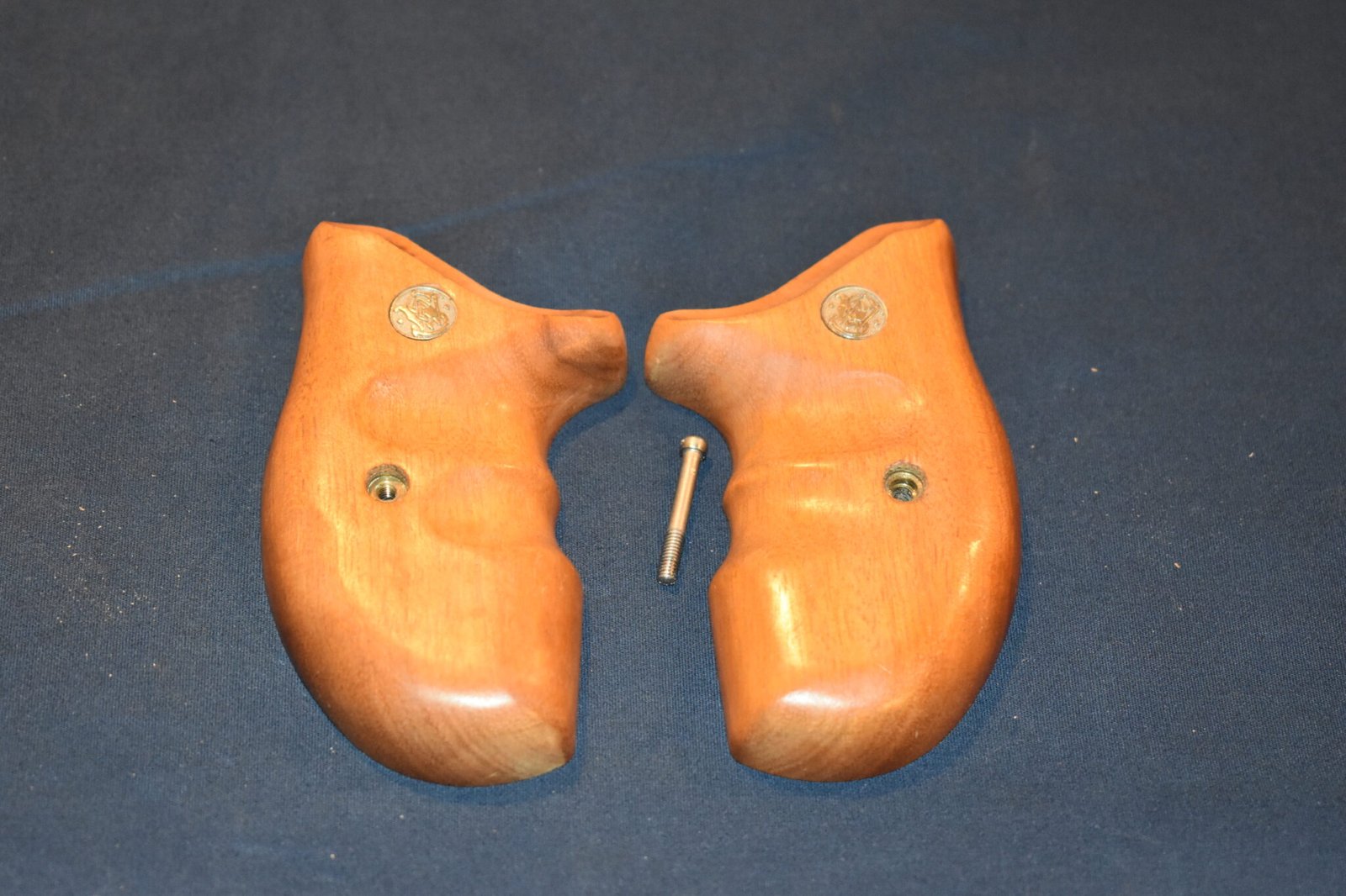 SMITH & WESSON J FRAME ROUND BUTT COMBAT GRIPS JC8 - Image 2