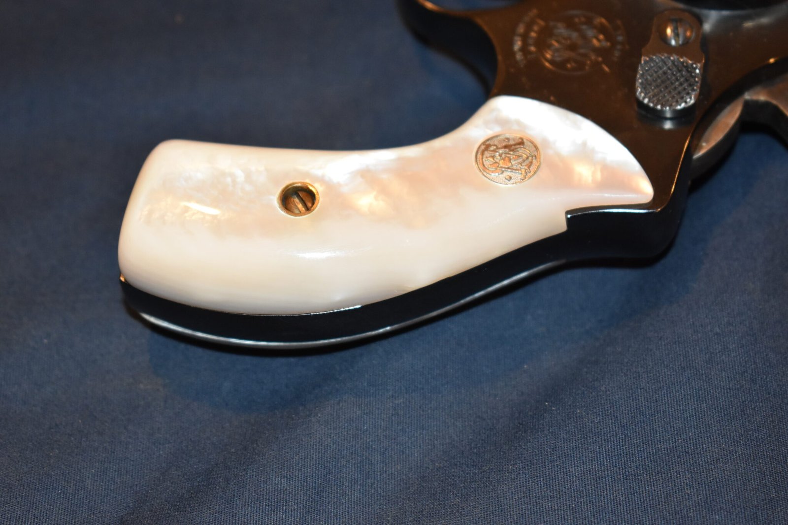 SMITH & WESSON J FRAME MOTHER OF PEARL GRIPS JMOP1 - Image 5