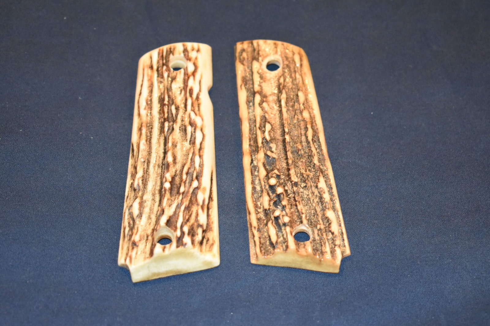 COLT 1911 VINTAGE SAMBAR STAG GRIPS 1911SS36 - Image 2