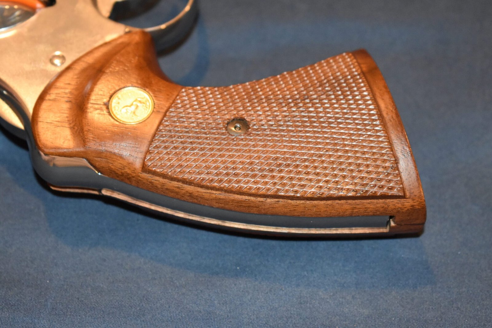 COLT FACTORY I FRAME TARGET GRIPS FOR A COLT PYTHON CPT5 - Image 6
