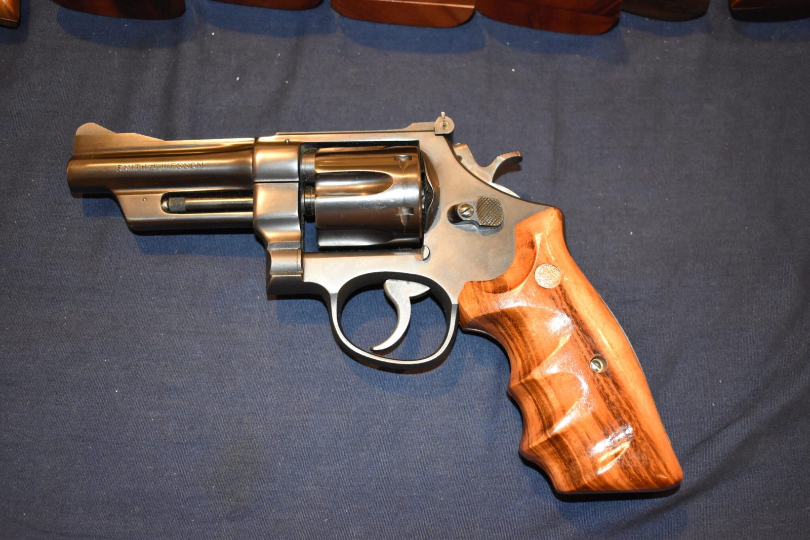 SMITH & WESSON N FRAME SQUARE BUTT COMBAT GRIPS SWNSQBC4 - Image 4