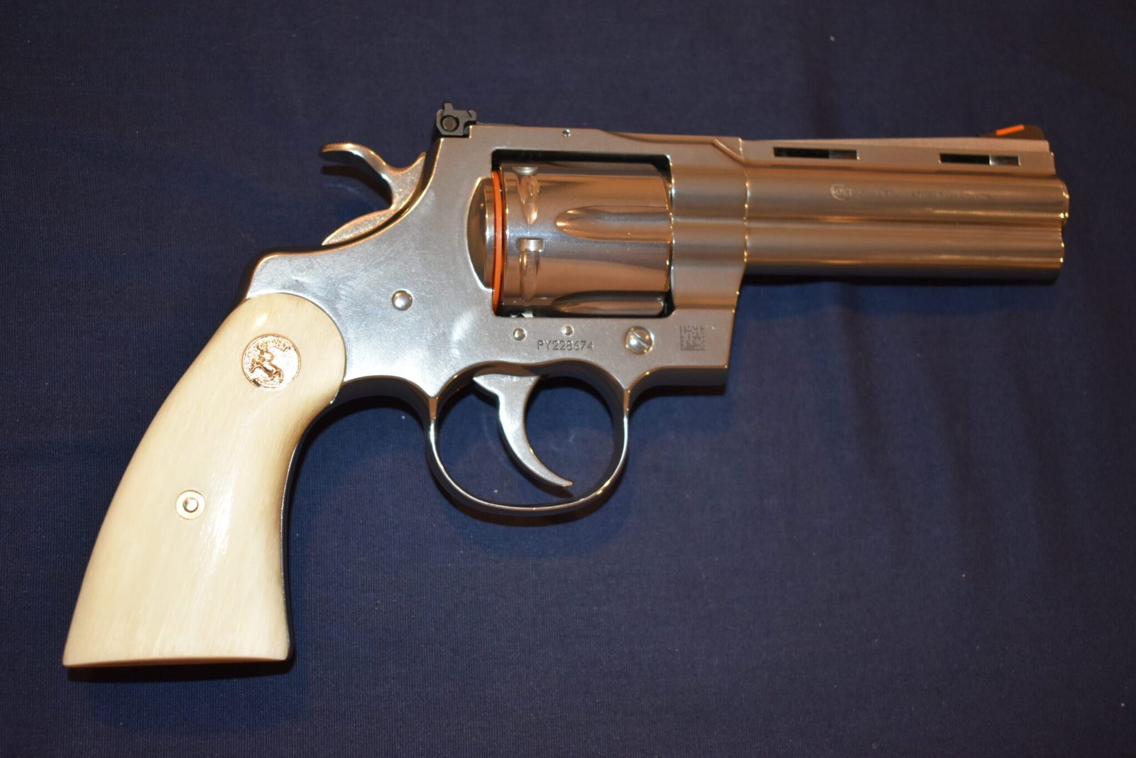 COLT PYTHON PREMIUM GRADE GIRAFFE BONE GRIPS CPGB8 - Image 7