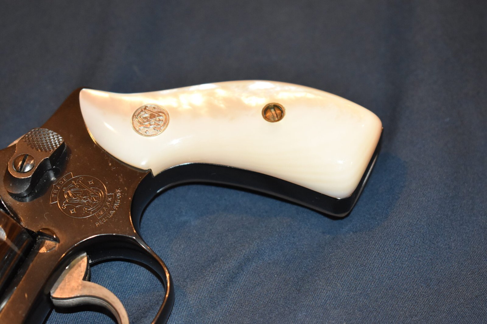SMITH & WESSON J FRAME MOTHER OF PEARL GRIPS JMOP1 - Image 12