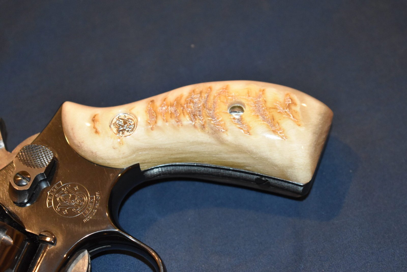 SMITH & WESSON K FRAME ROUND BUTT PREMIUM GRADE RAMS HORN GRIPS KRBRH7 - Image 12