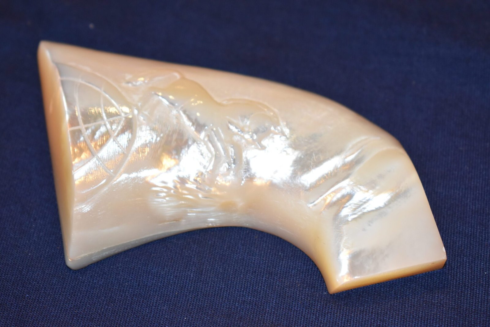 COLT SINGLE ACTION ARMY (S.A.A.) CARVED MOTHER OF PEARL GRIPS SAAMP3 - Image 11
