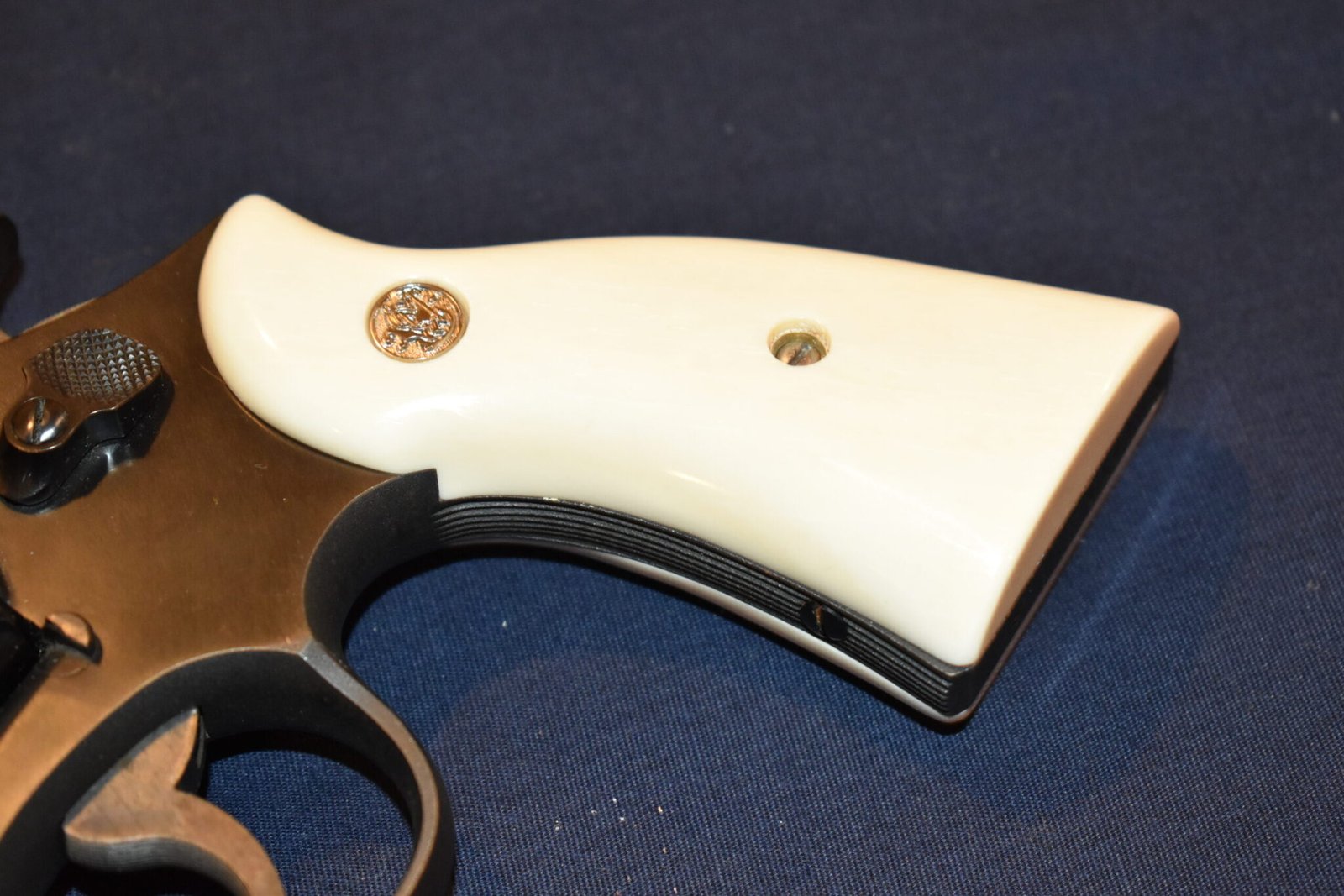 SMITH & WESSON N FRAME GIRAFFE BONE GRIPS SWNGB4 - Image 12