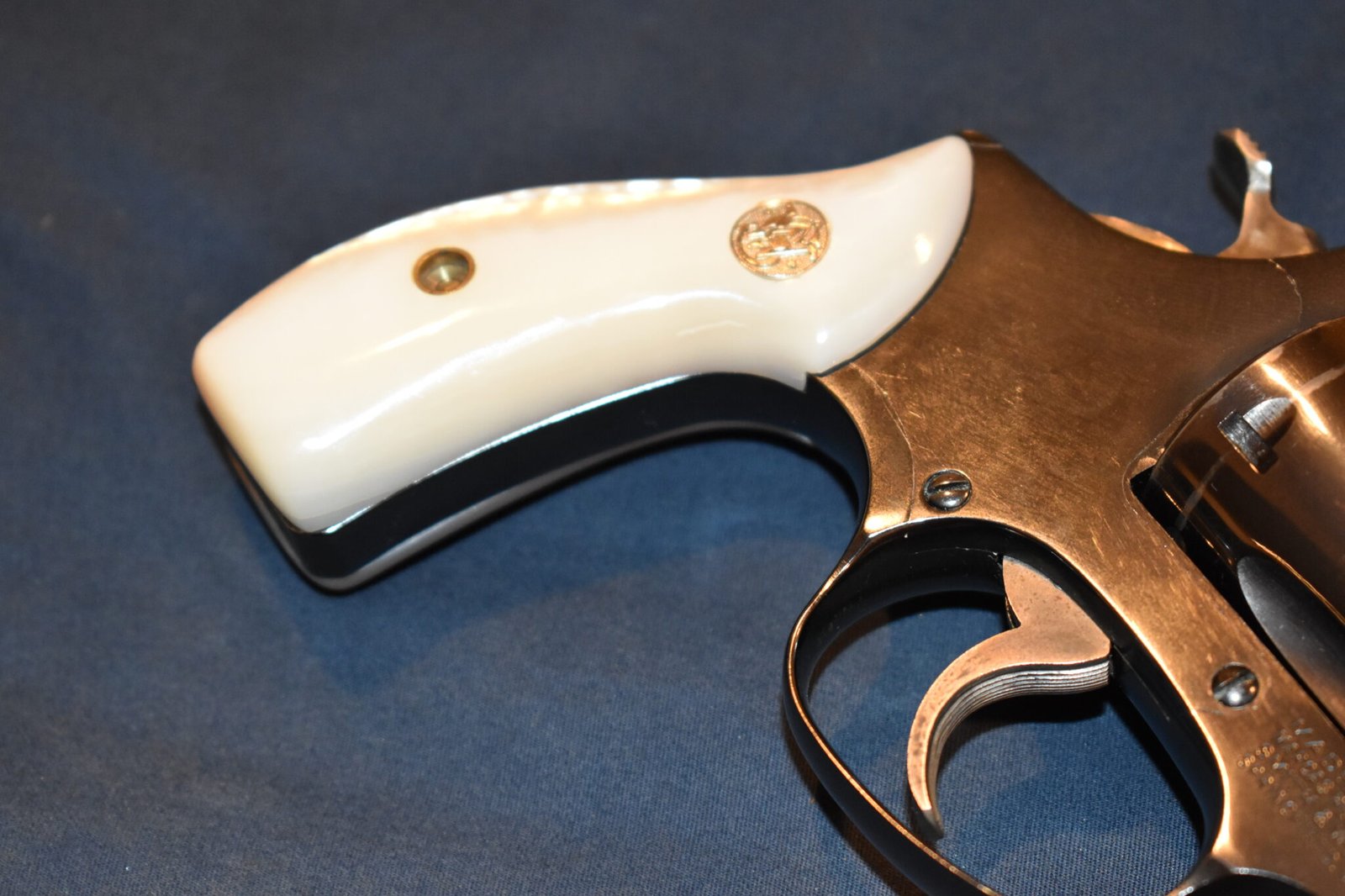 SMITH & WESSON J FRAME MOTHER OF PEARL GRIPS JMOP1 - Image 11