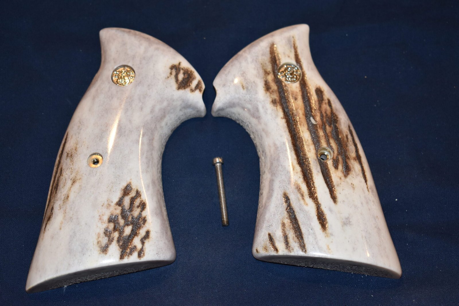 SMITH & WESSON N FRAME TARGET ELK STAG GRIPS SWNTS1