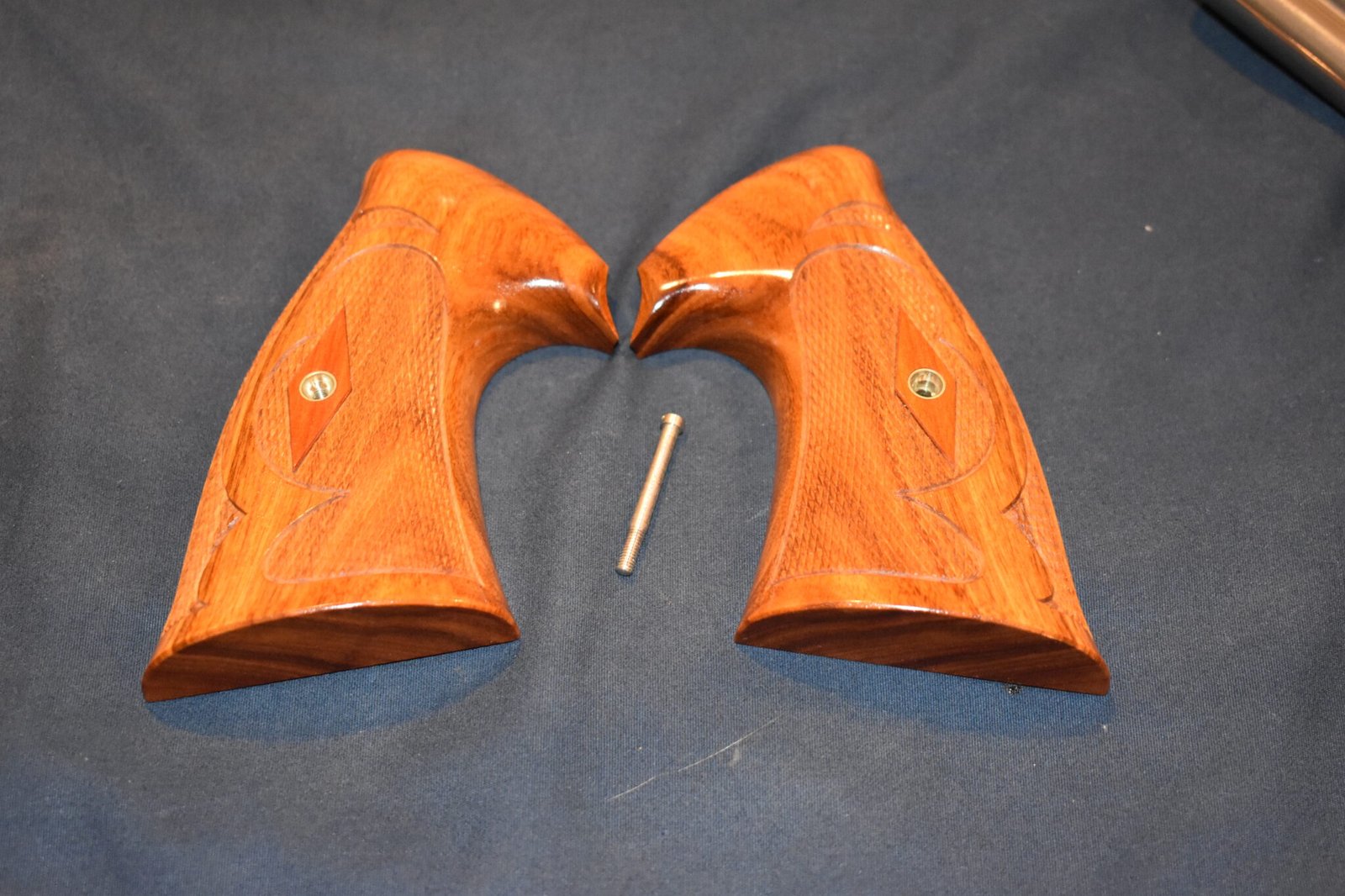 KEITH BROWN COLT PYTHON ROPER STYLE GRIPS KBCP3 - Image 2