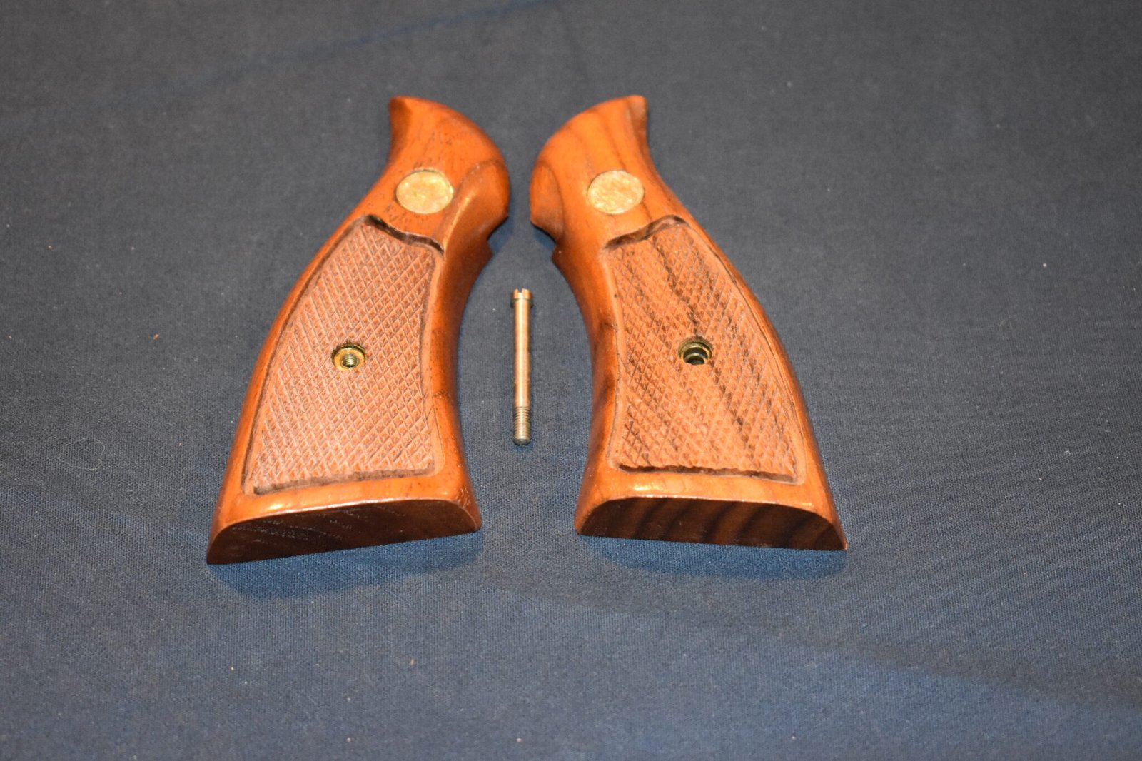 SMITH & WESSON K FRAME SQUARE BUTT MAGNA GRIPS KSQM11 - Image 2