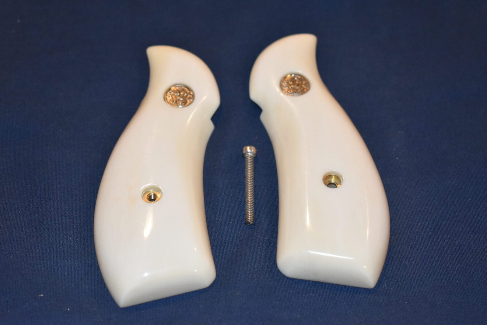 SMITH & WESSON K OR L FRAME ROUND BUTT GIRAFFE BONE GRIPS KRBGB8 - Image 2