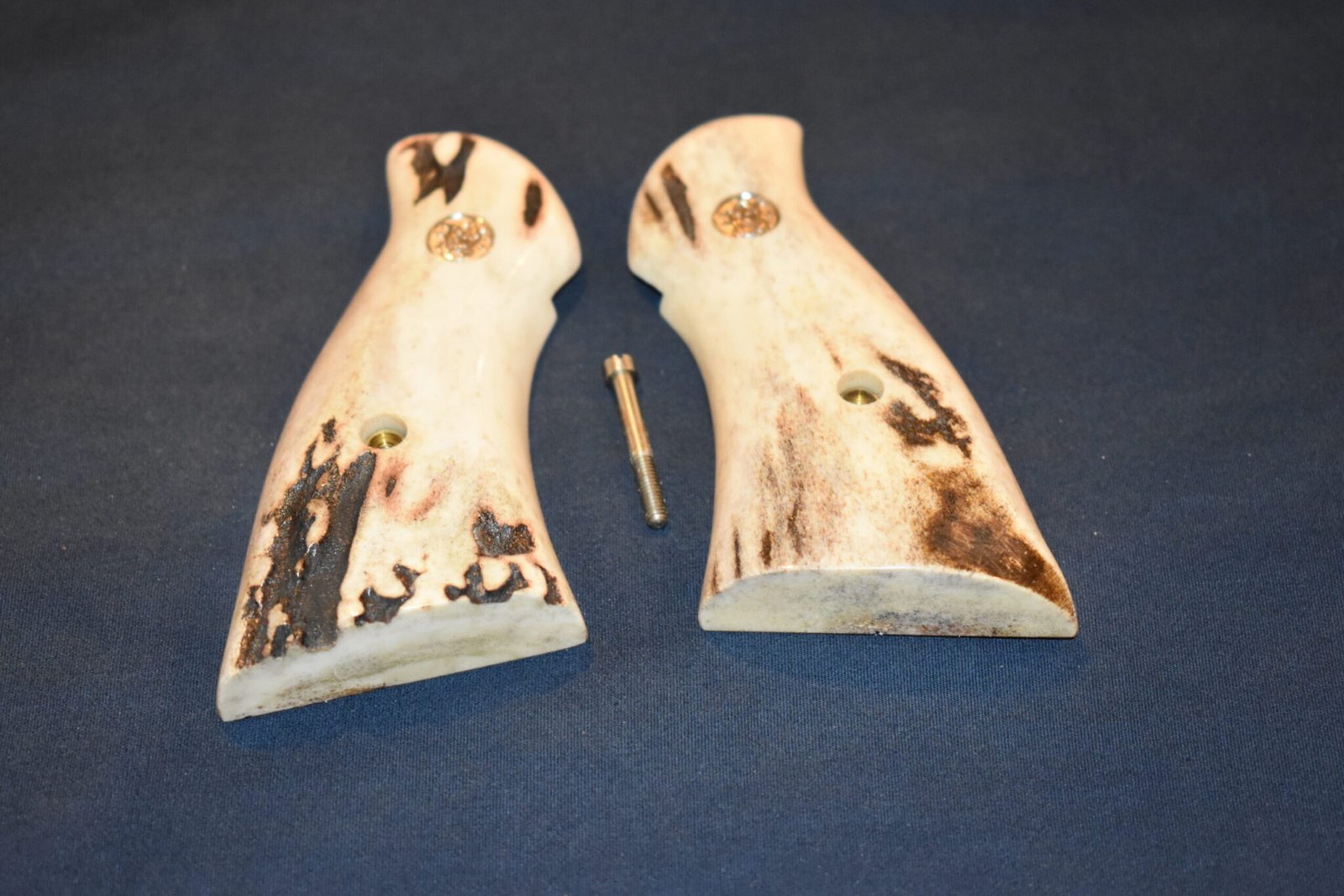 SMITH & WESSON N FRAME SAMBAR STAG GRIPS SWNSS15 - Image 2